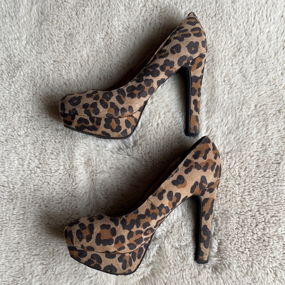 Mossimo | Leopard Print Platform Heels | 7.5 - Picture 3 of 15